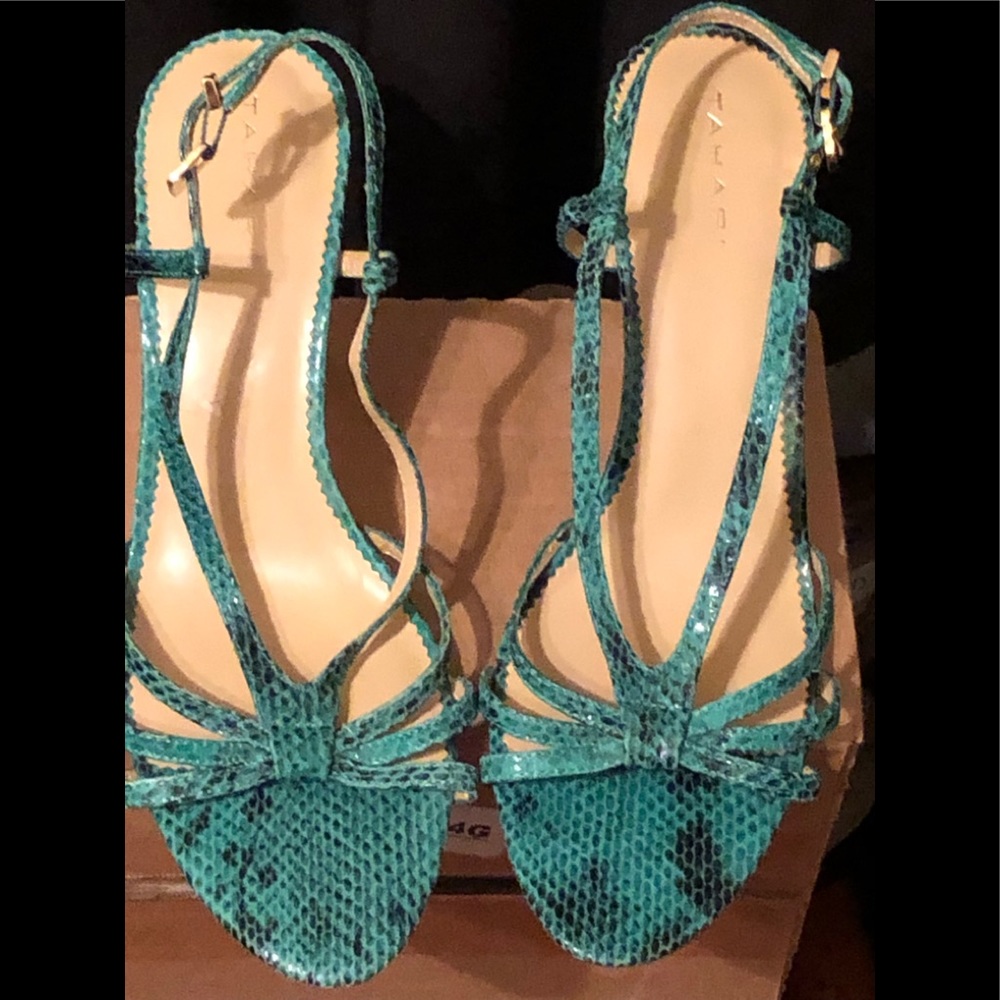 TAHARI | SNAKESKIN SANDALS